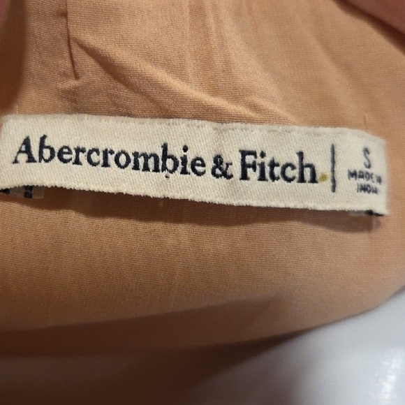 Abercrombie & Fitch Peach Blouse with Ruffle Hem Size Small NWOT ON SALE NOW! - Picture 2 of 5